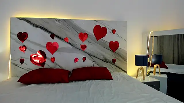 Snapshot of thamiina_ chatting on February 10, 2026, 7:18 pm thamiina online show from February 10, 2026, 7:18 pm