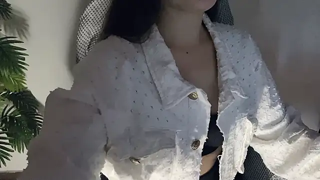 LiLi Sweetie online show from November 3, 2025, 2:35 am