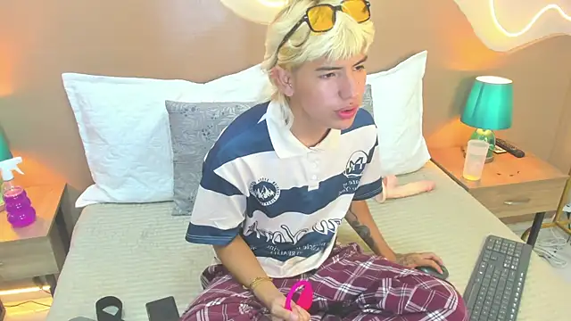 Enrrixxx  online show from January 16, 2026, 12:14 am