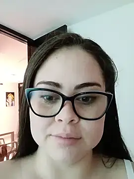 LolaVillalobos online show from April 20, 2026, 12:08 pm