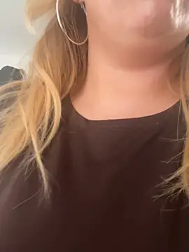 Snapshot of KaylaTrudi chatting on January 12, 2026, 1:05 pm KaylaTrudi online show from January 12, 2026, 1:05 pm