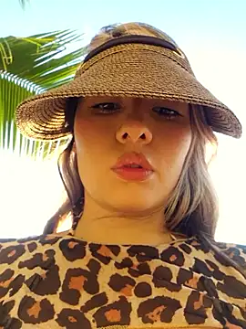 Natasanz online show from December 22, 2025, 10:07 pm