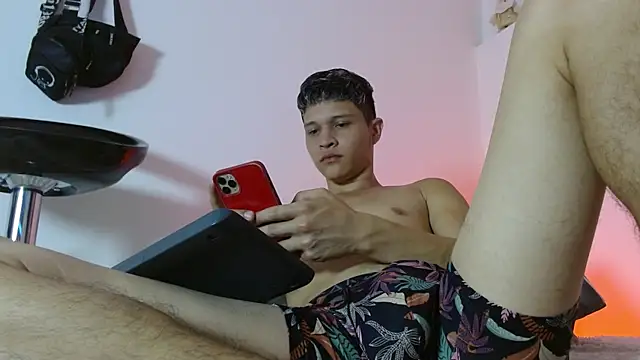 Twinkcock22 online show from April 19, 2026, 7:18 am