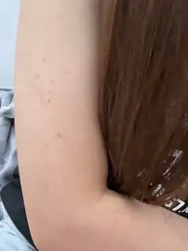 PhuongNhi21 online show from October 10, 2025, 1:43 pm