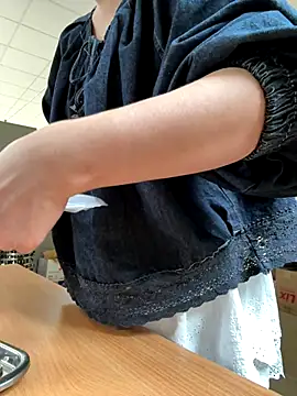 PhuongNhi21 online show from October 14, 2025, 1:17 am