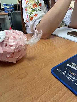 PhuongNhi21 online show from October 20, 2025, 1:06 am