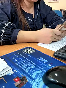 PhuongNhi21 online show from November 25, 2025, 2:44 am