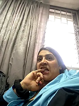 megvibes online show from October 24, 2025, 9:44 pm