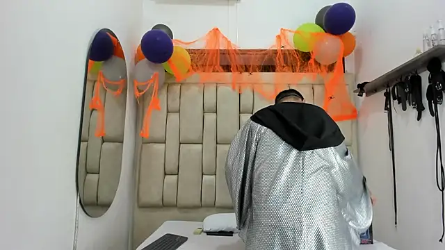 DavilANDkevin2 online show from October 31, 2025, 2:01 am