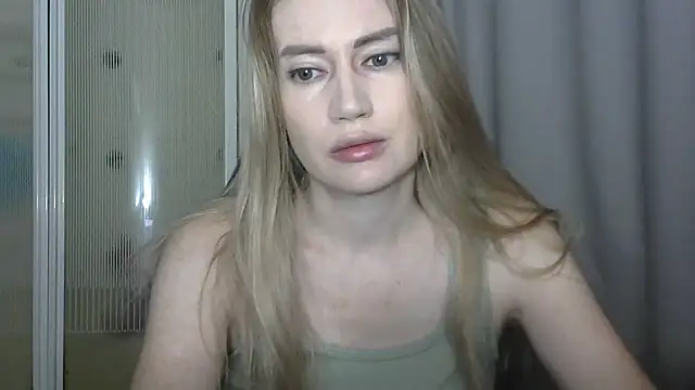 JessFoxxx online show from September 10, 2025, 2:33 am