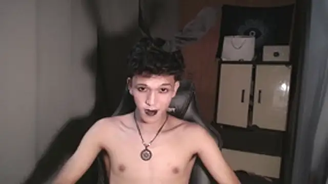 kenbigcockxx online show from November 12, 2025, 4:18 pm