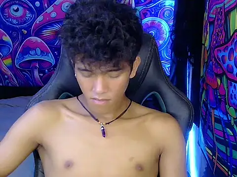 Snapshot of kenbigcockxx chatting on June 6, 2026, 6:40 am kenbigcockxx online show from June 6, 2026, 6:40 am