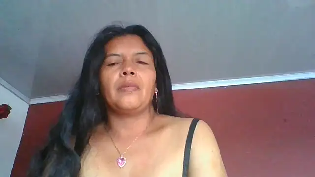 Snapshot of DianaOchoa_ chatting on June 23, 2026, 12:36 pm DianaOchoa online show from June 23, 2026, 12:36 pm