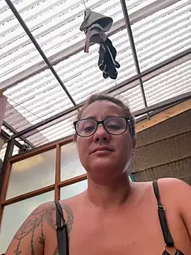 Snapshot of Vahine_tahiti987 chatting on October 2, 2025, 7:43 pm Vahine tahiti987 online show from October 2, 2025, 7:43 pm