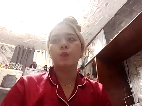 Snapshot of blonditax1111 chatting on October 3, 2025, 7:16 am blonditax1111 online show from October 3, 2025, 7:16 am