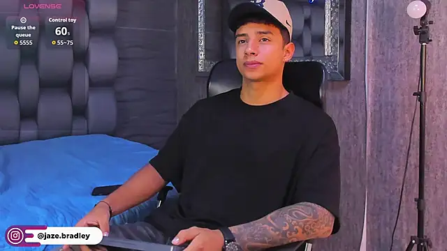 jaze bradley online show from November 10, 2025, 11:31 am