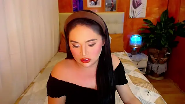 urmidnightcravingsxx online show from November 29, 2025, 3:59 pm