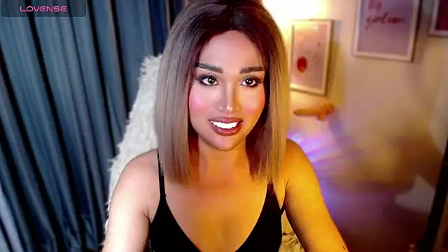 Snapshot of urmidnightcravingsxx chatting on May 27, 2026, 7:44 pm urmidnightcravingsxx online show from May 27, 2026, 7:44 pm