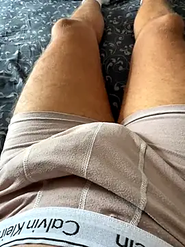 emirbaranpolat online show from October 5, 2025, 11:30 am