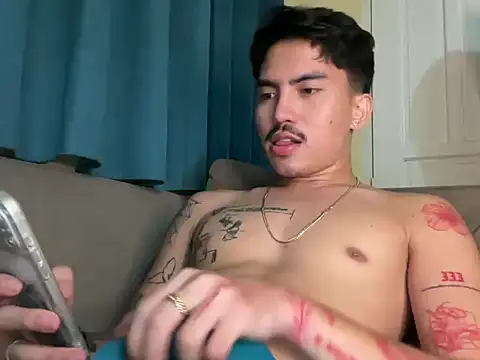 xoxo aken online show from March 4, 2026, 6:25 pm