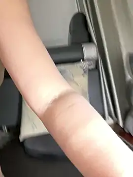 meiiijr55 online show from March 20, 2026, 4:06 am