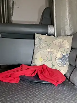 meiiijr55 online show from April 18, 2026, 3:43 am