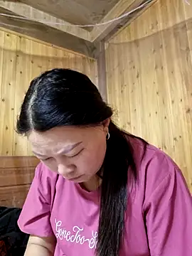 yoowwmr online show from October 25, 2025, 1:02 am