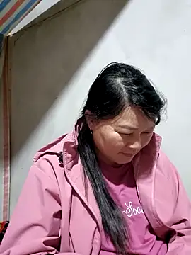 yoowwmr online show from November 18, 2025, 1:59 pm