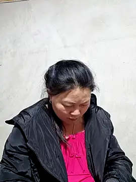 yoowwmr online show from November 22, 2025, 12:59 pm