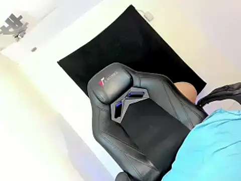 SexualDesire1x online show from April 13, 2026, 3:28 pm