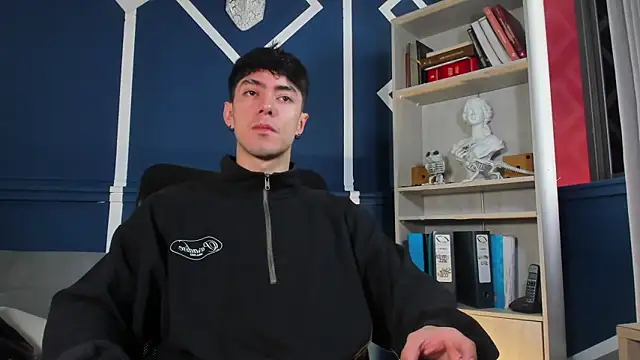 etham wolf  online show from November 11, 2025, 12:16 pm