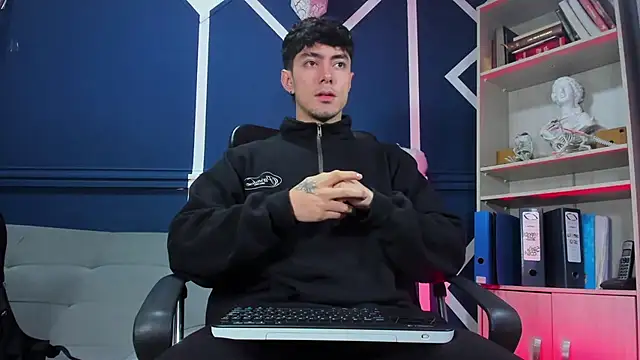 etham wolf  online show from November 14, 2025, 11:20 am