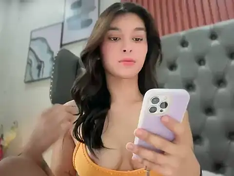 asiansmilexx online show from April 22, 2026, 11:50 pm