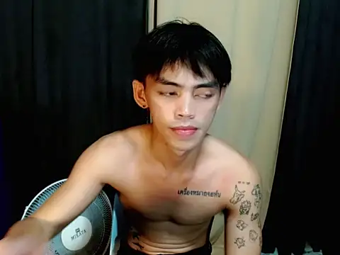 Snapshot of urhunky_boy chatting on May 24, 2026, 9:47 am urhunky boy online show from May 24, 2026, 9:47 am