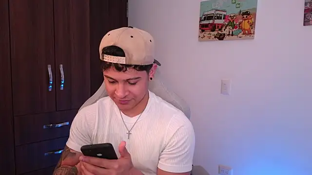 domsantiago  online show from September 11, 2025, 11:38 pm