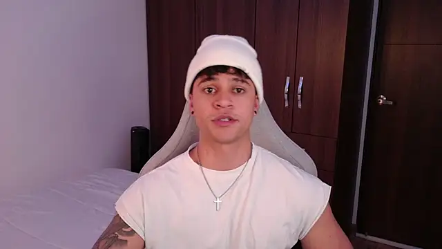 domsantiago  online show from September 21, 2025, 3:52 am