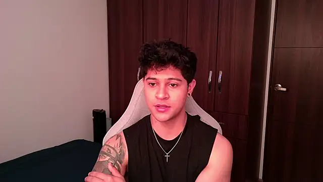 domsantiago  online show from October 1, 2025, 2:01 pm