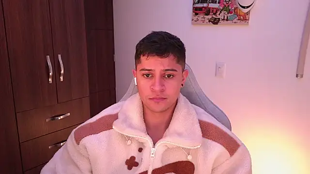 domsantiago  online show from October 19, 2025, 4:57 am