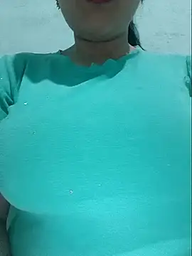 Shiny Babe online show from May 10, 2026, 4:06 am