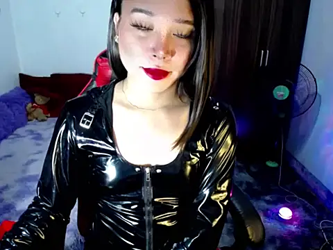 Snapshot of Urassiansweetcummer chatting on June 27, 2026, 4:06 am Urassiansweetcummer online show from June 27, 2026, 4:06 am