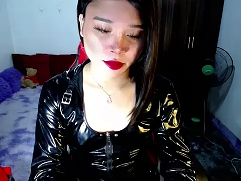 Snapshot of Urassiansweetcummer chatting on June 30, 2026, 11:28 pm Urassiansweetcummer online show from June 30, 2026, 11:28 pm