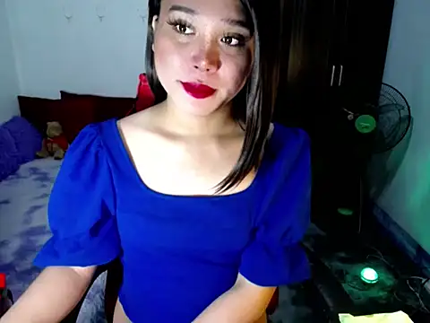 Snapshot of Urassiansweetcummer chatting on July 8, 2026, 1:54 am Urassiansweetcummer online show from July 8, 2026, 1:54 am