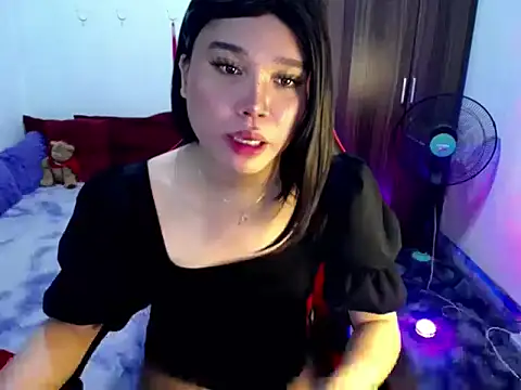 Snapshot of Urassiansweetcummer chatting on July 13, 2026, 2:31 pm Urassiansweetcummer online show from July 13, 2026, 2:31 pm