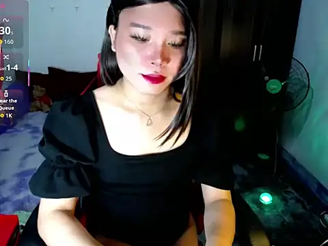 Snapshot of Urassiansweetcummer chatting on July 15, 2026, 3:01 am Urassiansweetcummer online show from July 15, 2026, 3:01 am