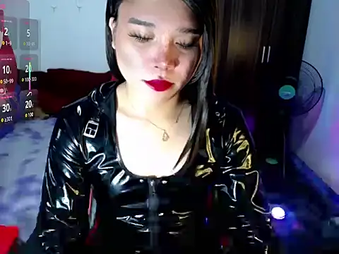 Snapshot of Urassiansweetcummer chatting on July 17, 2026, 2:07 am Urassiansweetcummer online show from July 17, 2026, 2:07 am