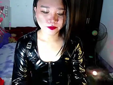 Snapshot of Urassiansweetcummer chatting on July 23, 2026, 1:52 am Urassiansweetcummer online show from July 23, 2026, 1:52 am