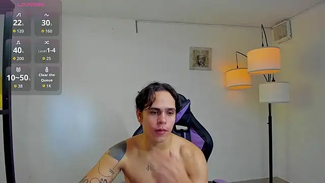 Snapshot of Maximiliano_scoott__ chatting on November 1, 2025, 9:17 pm Maximiliano scoott   online show from November 1, 2025, 9:17 pm