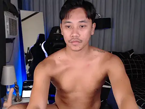 alexsuckable01 online show from April 23, 2026, 12:29 pm