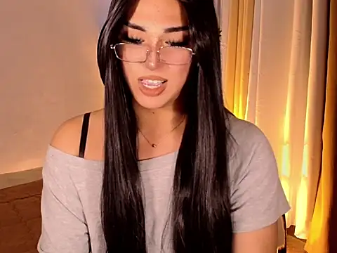 Snapshot of magnificent_kitana chatting on May 22, 2026, 2:33 pm magnificent kitana online show from May 22, 2026, 2:33 pm