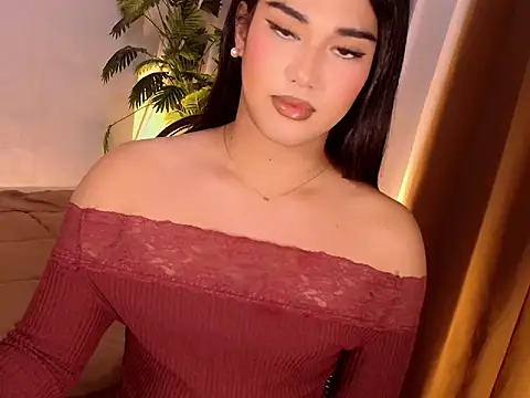 Snapshot of magnificent_kitana chatting on July 4, 2026, 5:41 pm magnificent kitana online show from July 4, 2026, 5:41 pm